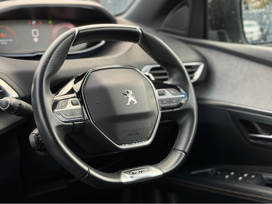 2020 Peugeot 3008 - image 12