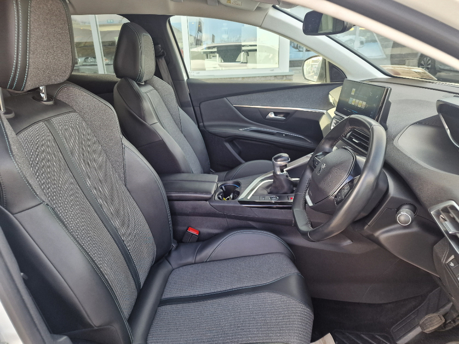 2021 Peugeot 3008 - image 17