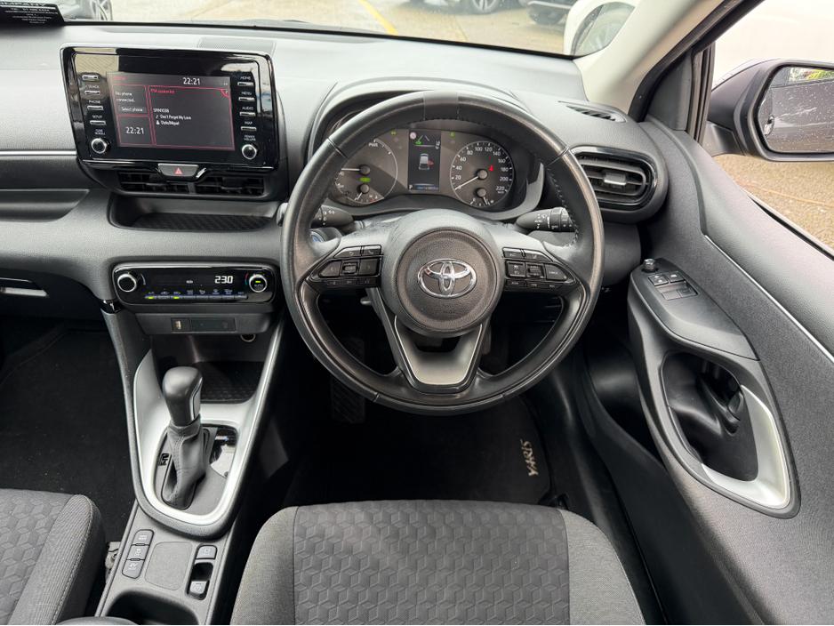 2023 Toyota Yaris - image 15