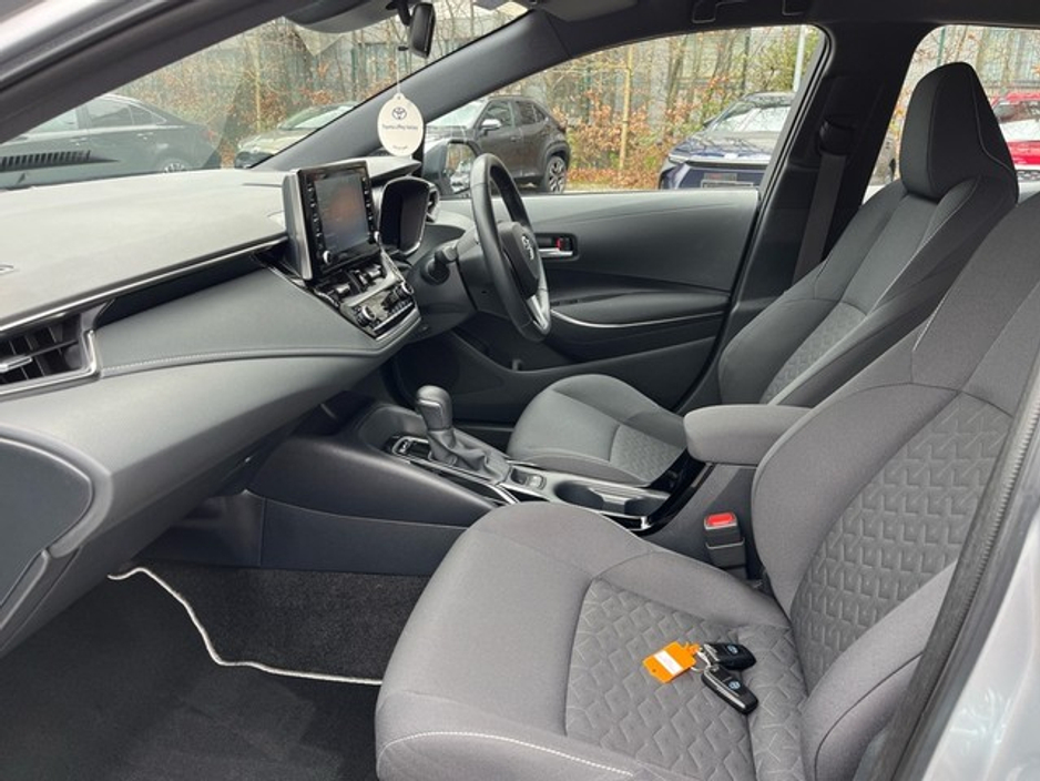 2022 Toyota Corolla - image 6