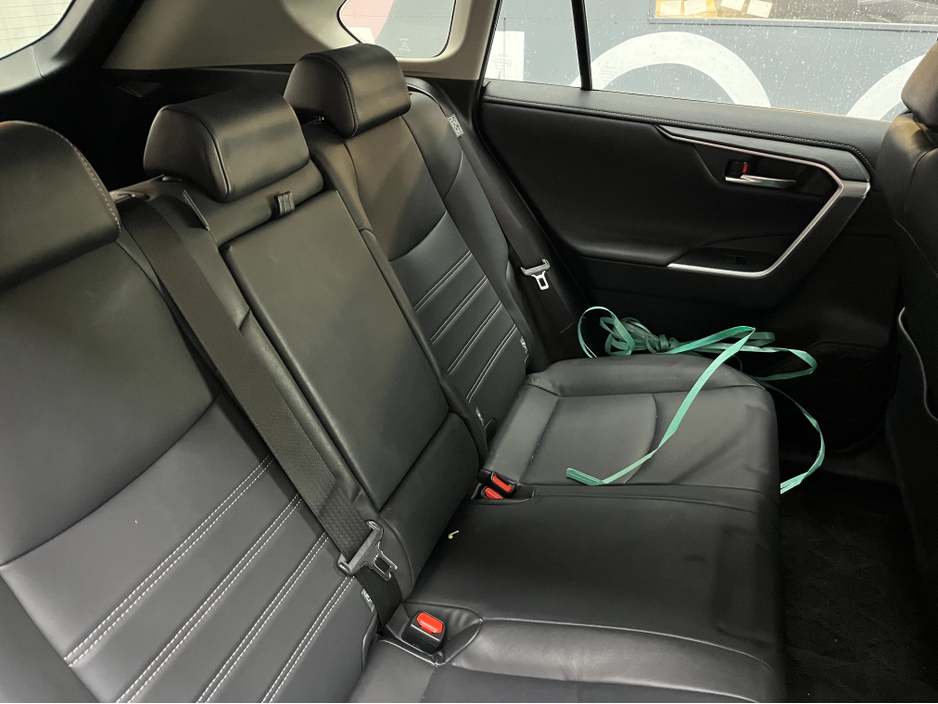 2021 Toyota Rav4 - image 14