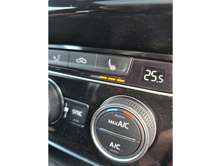 2018 Volkswagen Arteon - image 28