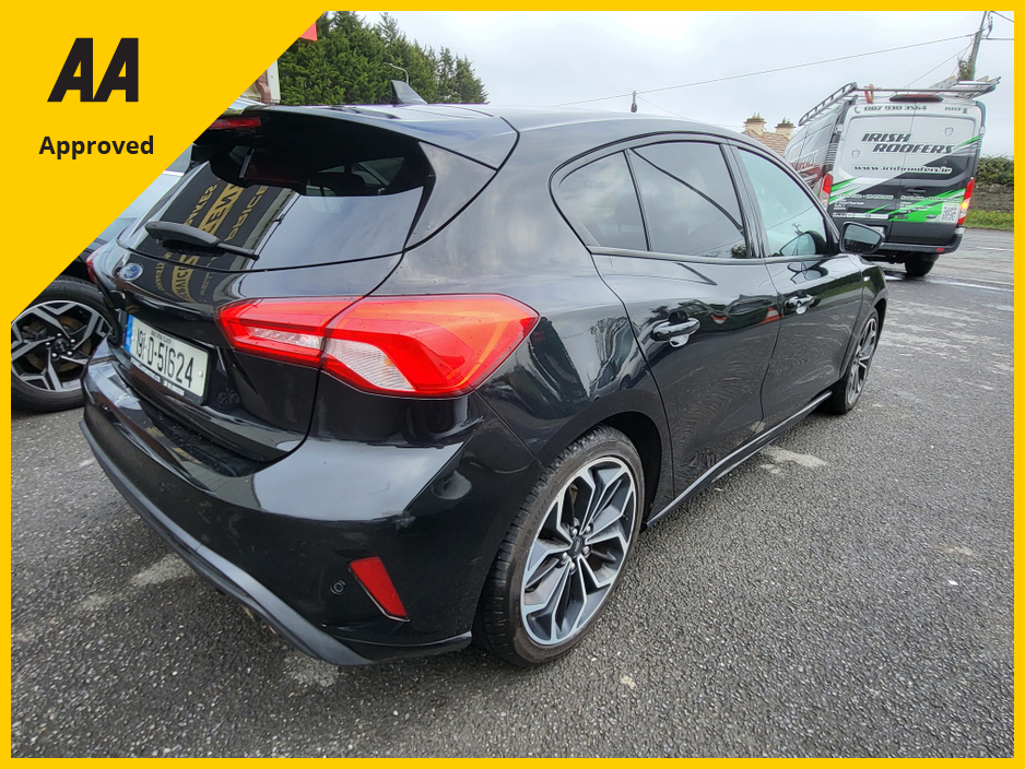 2019 Ford Focus - image 7