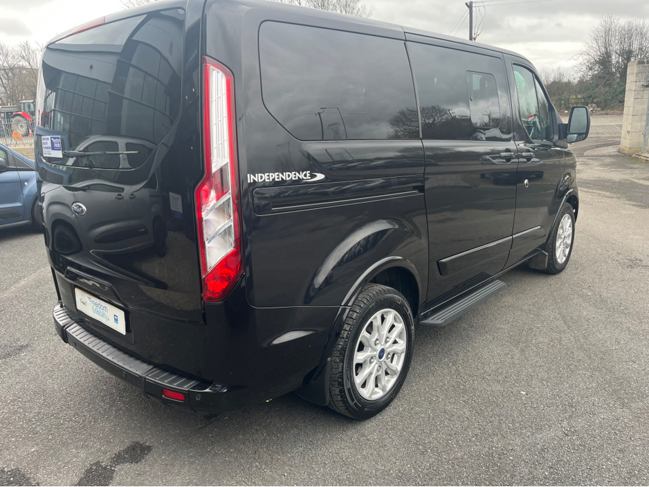 2022 Ford Tourneo - image 5