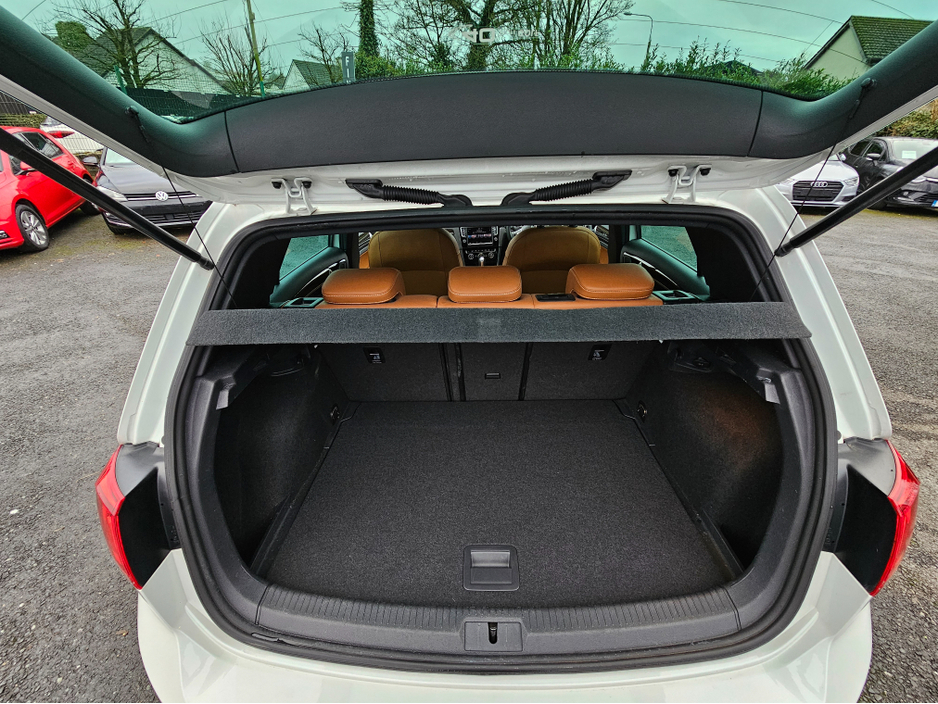 2014 Volkswagen Golf - image 21