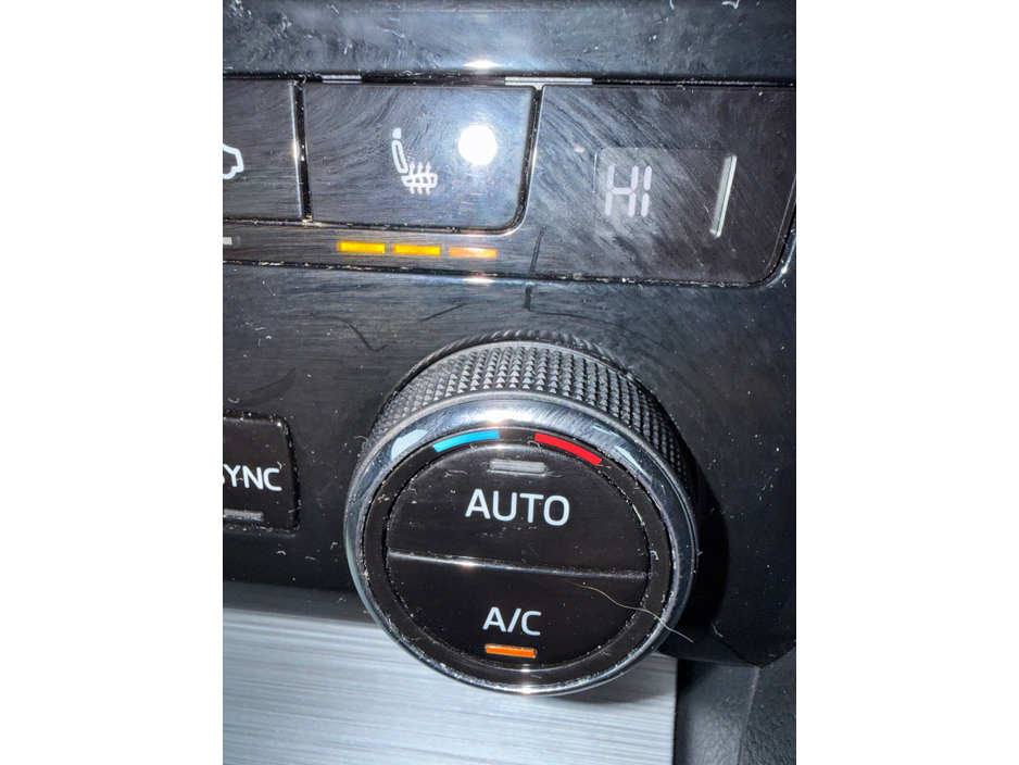 2022 Skoda Superb - image 27