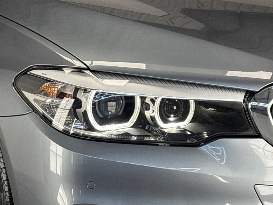 2017 BMW 5 Series SE**MULTIFUNCTIONAL STEERING WHEEL**TOUCH SCREEN MEDIA DISPLAY**PARKING SENSORS**DRIVE MODES**BLUETOOTH**KEYLESS START**FRONT HEATED SEATS**CREAM LEATHER INTERIOR**AMBIENT LIGHTING** €21,995