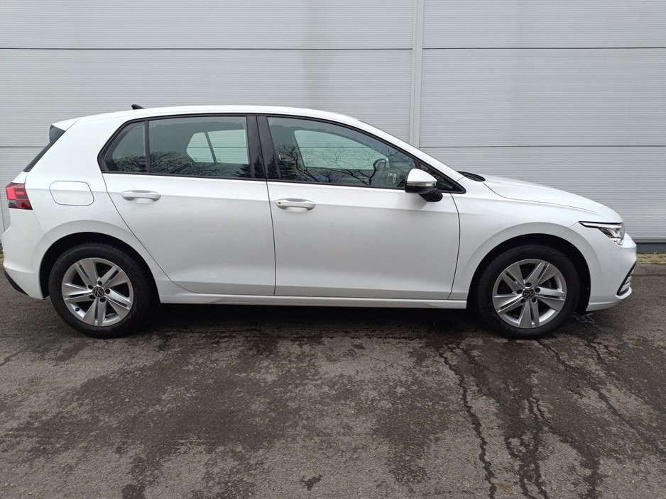 2024 Volkswagen Golf - image 2