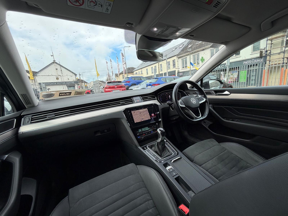 2021 Volkswagen Passat - image 26