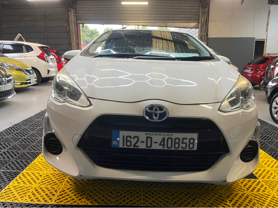 2016 Toyota Aqua - image 3