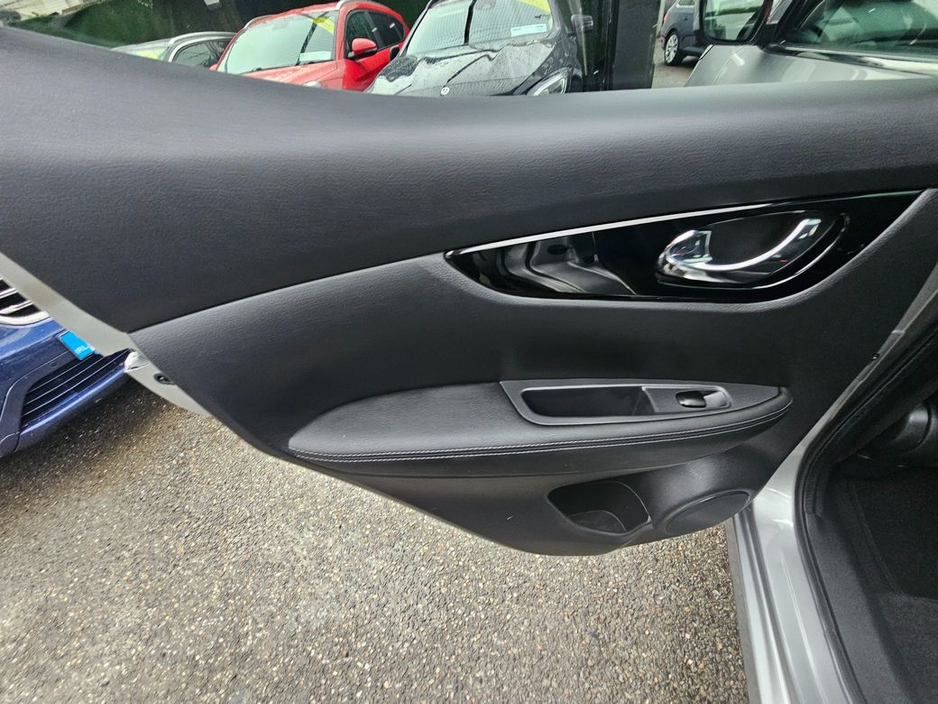 2017 Nissan Qashqai - image 32