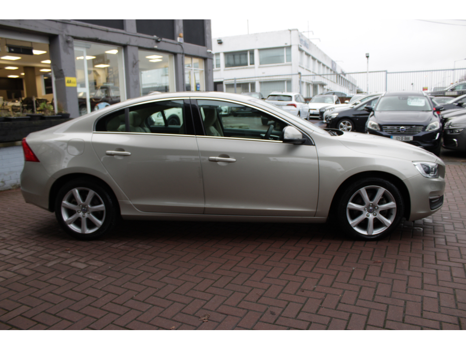 2016 Volvo S60 2.0D4 SE LUXURY EDITION 4DR SALOON AUTOMATIC // STUNNIN CAR WITH ONLY 61.000 KMS // BUY WITH CONFIDENCE AA AND SIMI APPROVED DEALER 2026 // FINANCE ARRANGED // TRADE INS WELCOME // €17,950