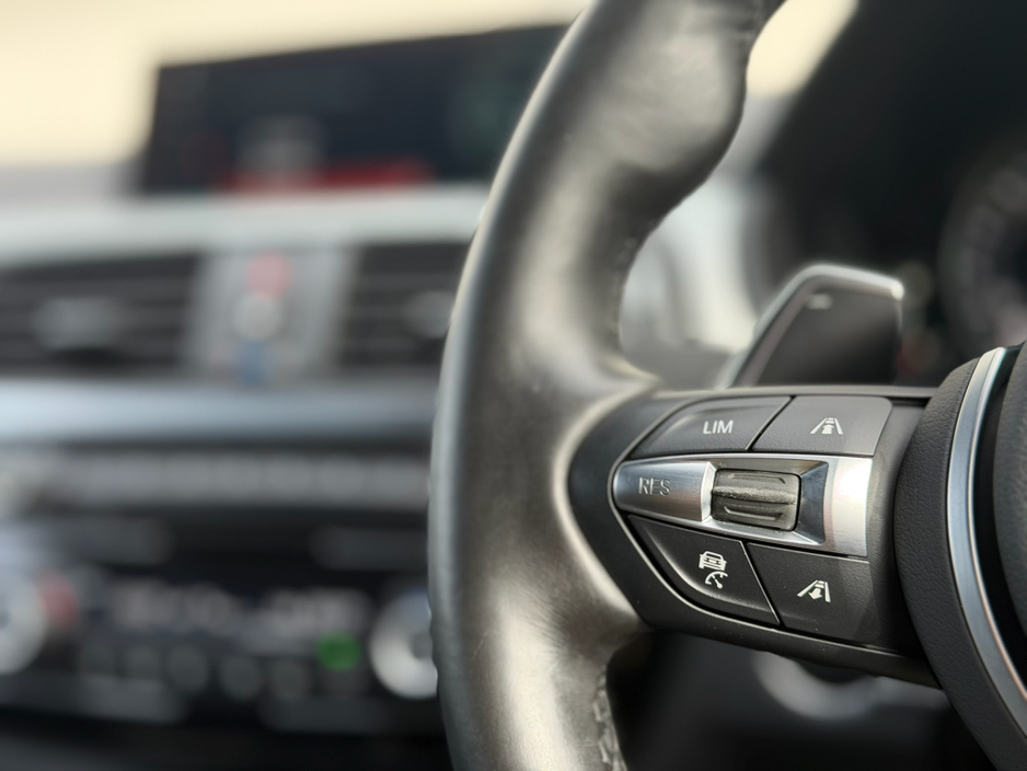 2018 BMW 3 Series - image 20