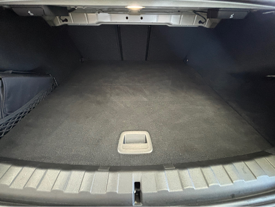 2020 BMW 3 Series - image 13