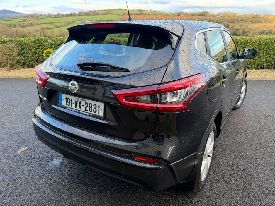 2019 Nissan Qashqai - image 3