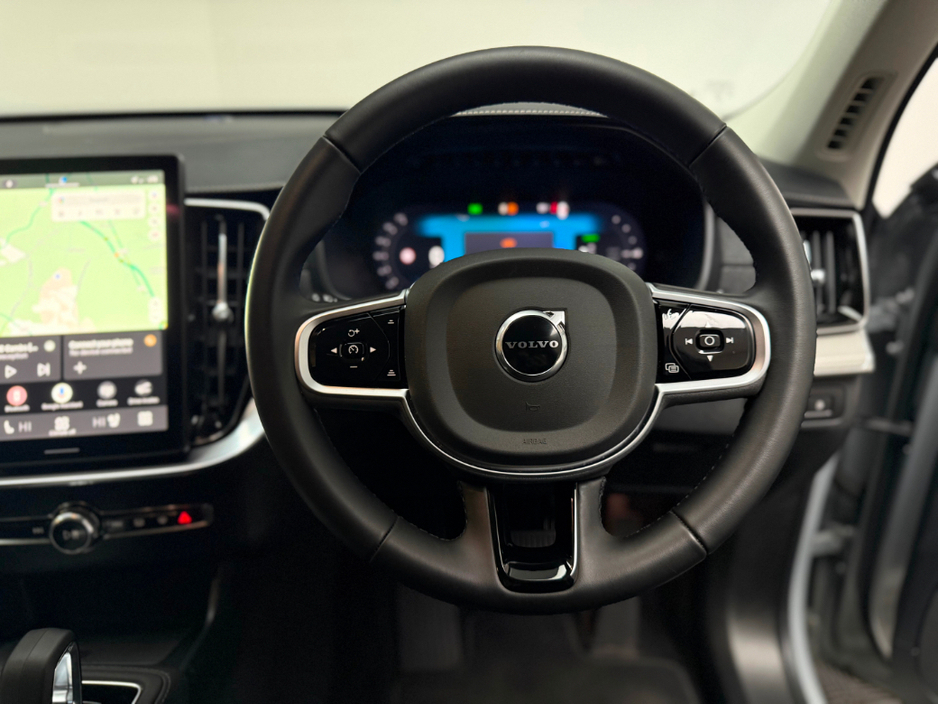 2025 Volvo XC90 - image 16