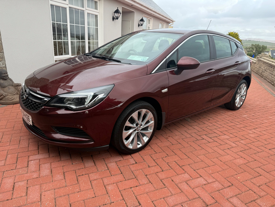 2018 Opel Astra - image 6