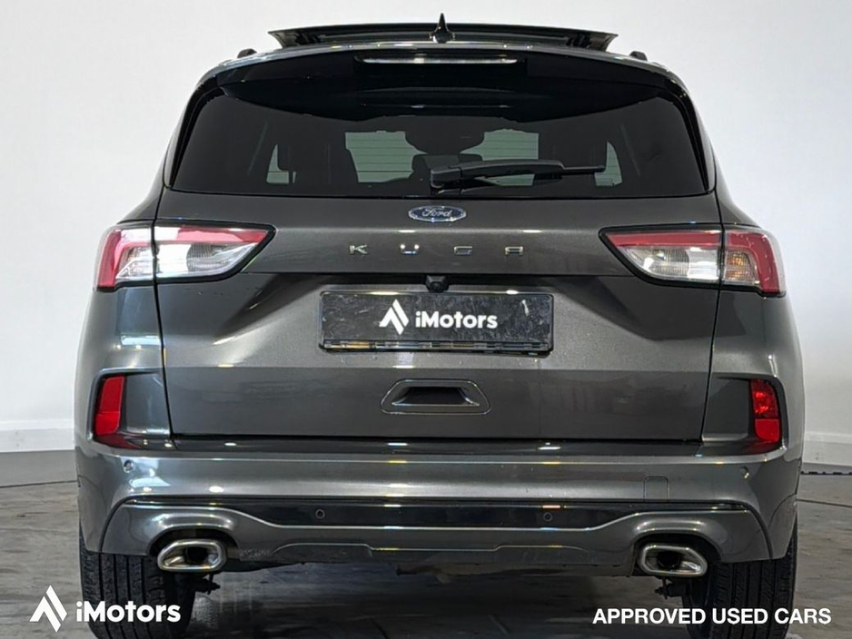 2022 Ford Kuga - image 4