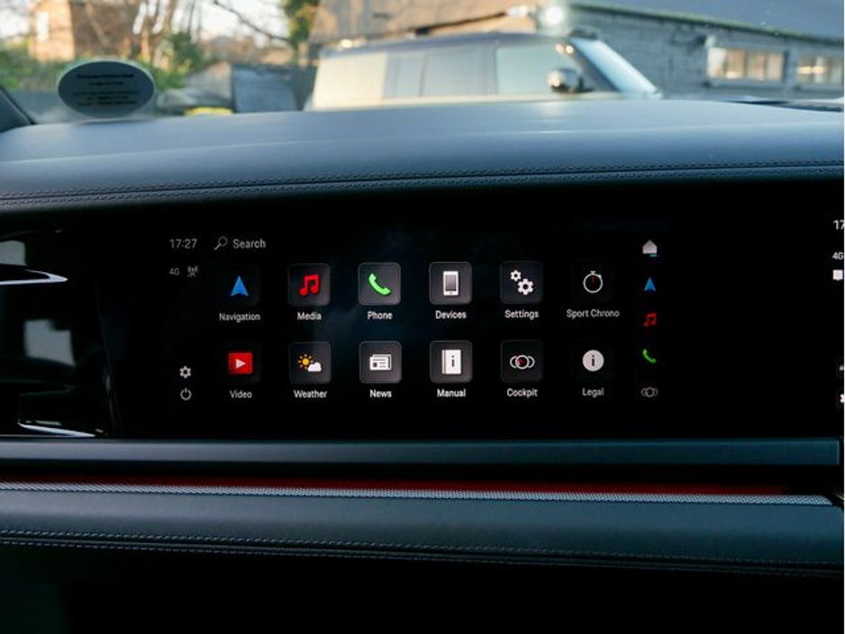 2024 Porsche Panamera - image 31