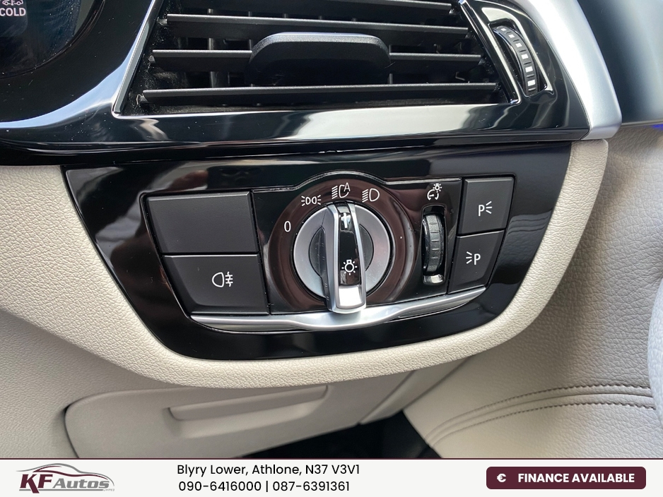 2020 BMW 5 Series - image 20