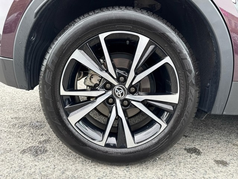 2024 Toyota C-HR NEW MODEL HYBRID SPORT // HEATED SEATS // APPLE CARPLAY/ANDROID AUTO // FULL WARRANTY €36,945