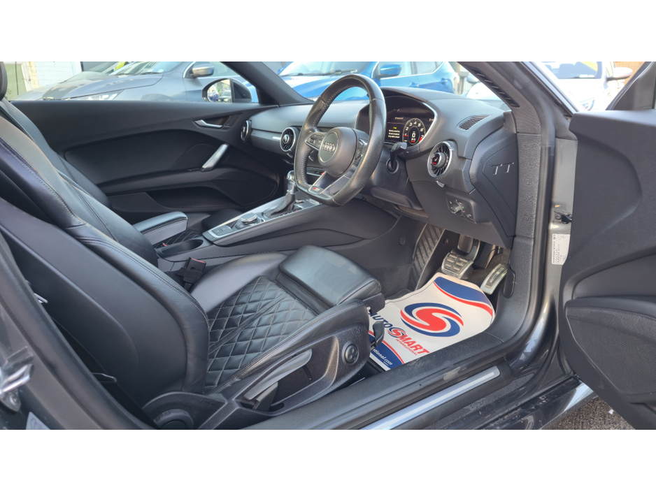 2015 Audi TT - image 8