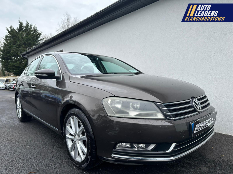 2012 Volkswagen Passat - image 10