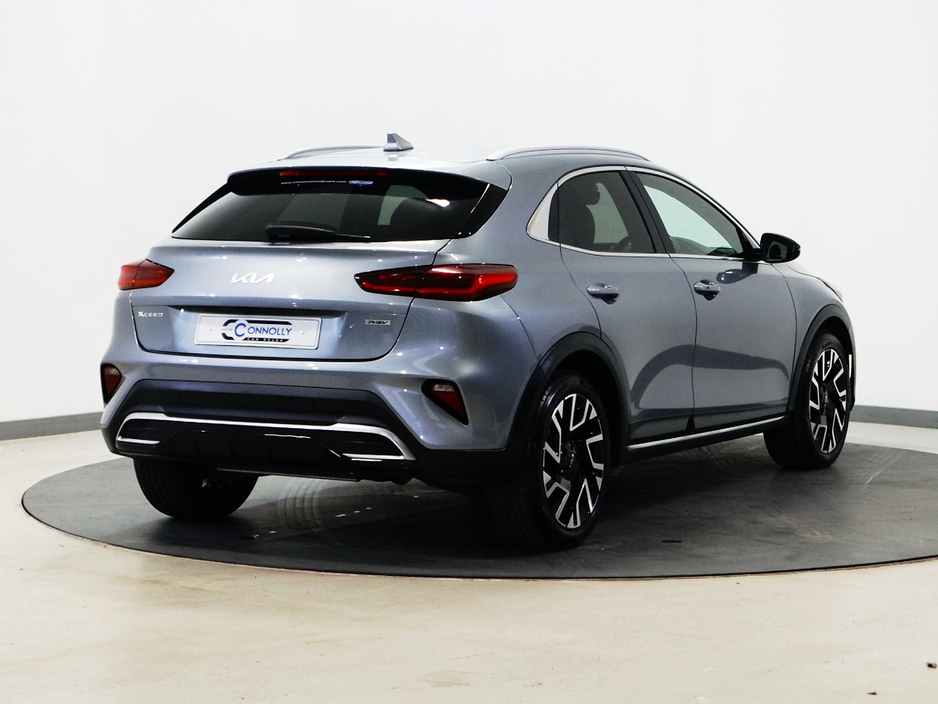 2023 Kia XCeed - image 3