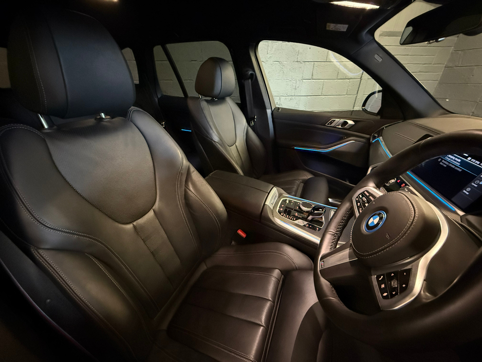 2022 BMW X5 xDrive45e M Sport €49,900