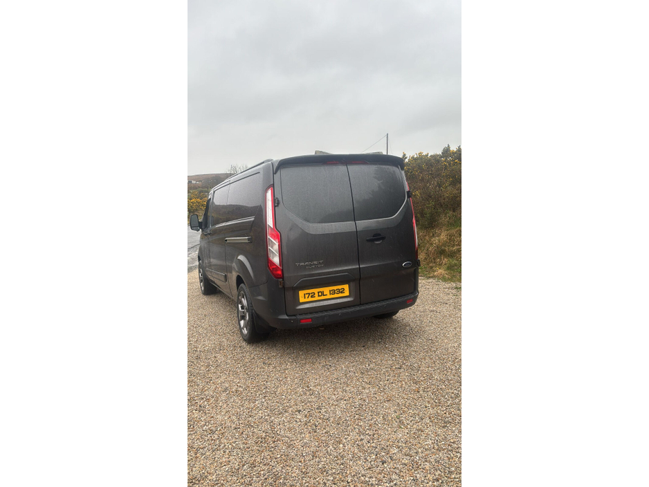 2017 Ford Transit Custom - image 2