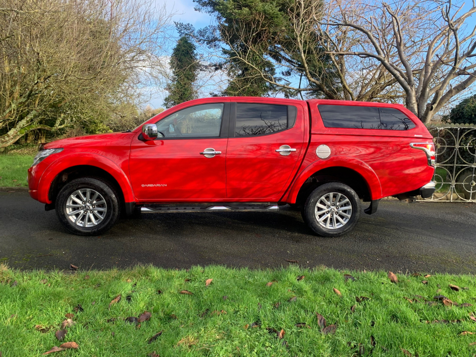 2015 Mitsubishi L200 DID BARBARIAN DCB 4DR 2.5 CR 4WORK €15,995