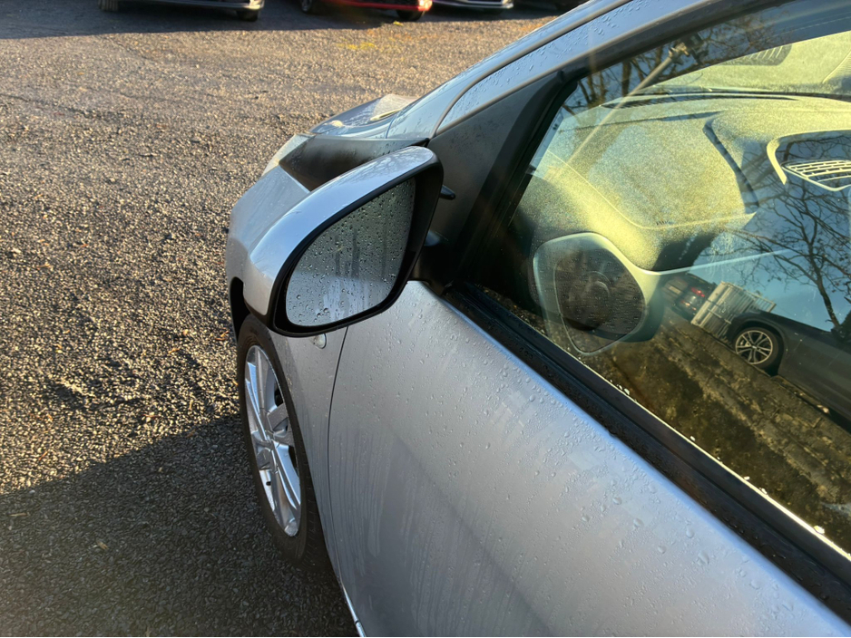 2015 Toyota Aygo 1.0 5DR X-PLAY (ONLY 29,000 KLMS) €8,750