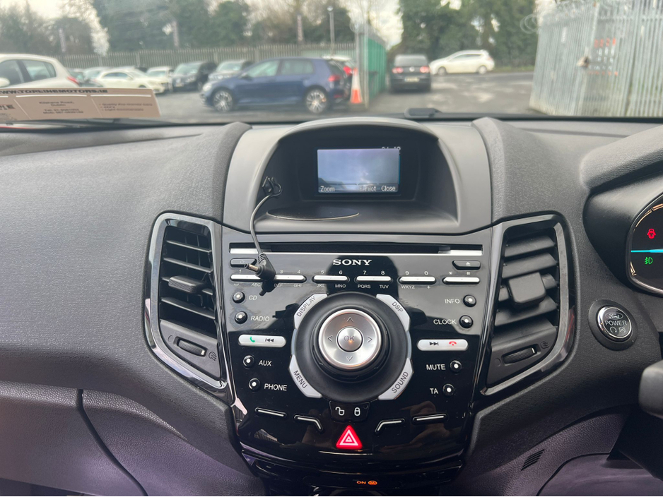 2014 Ford Fiesta - image 16