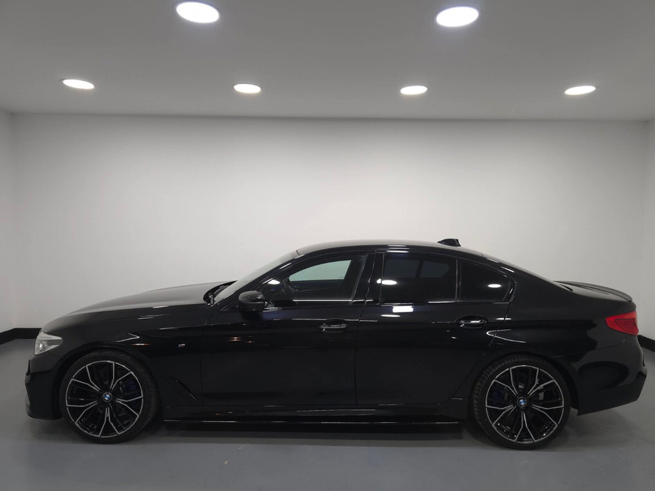 2017 BMW 5 Series - image 10