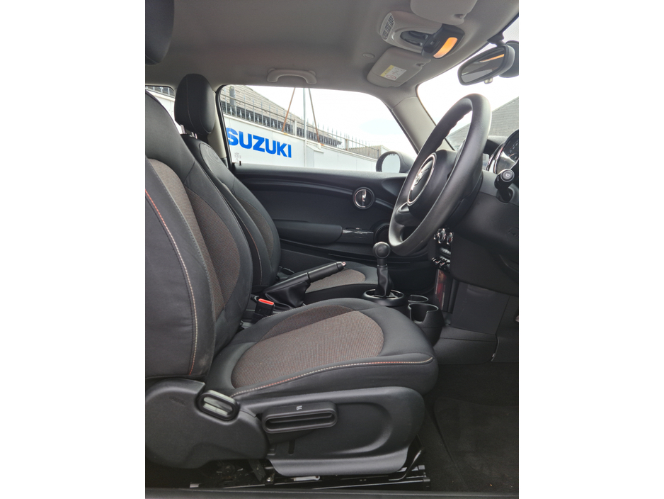 2018 MINI Hatch - image 10