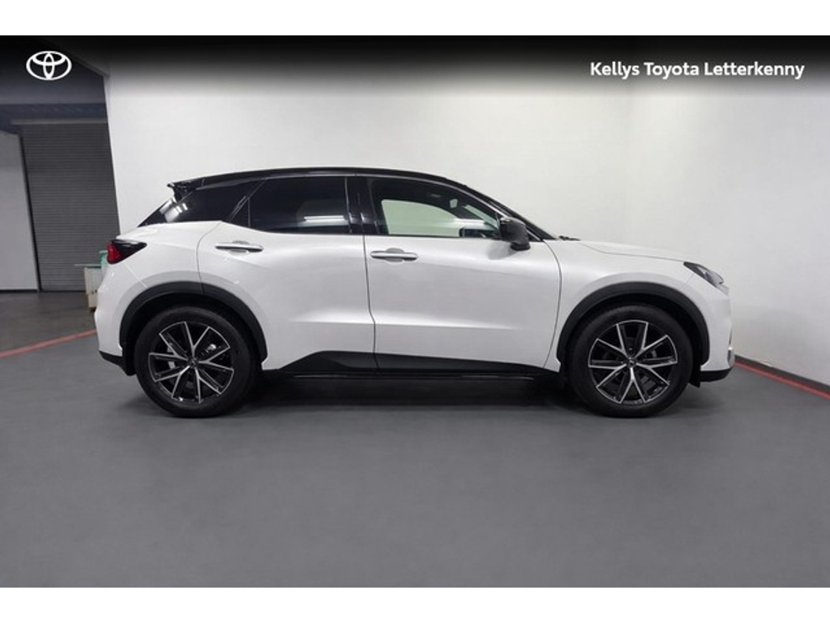 2025 Lexus LBX - image 3