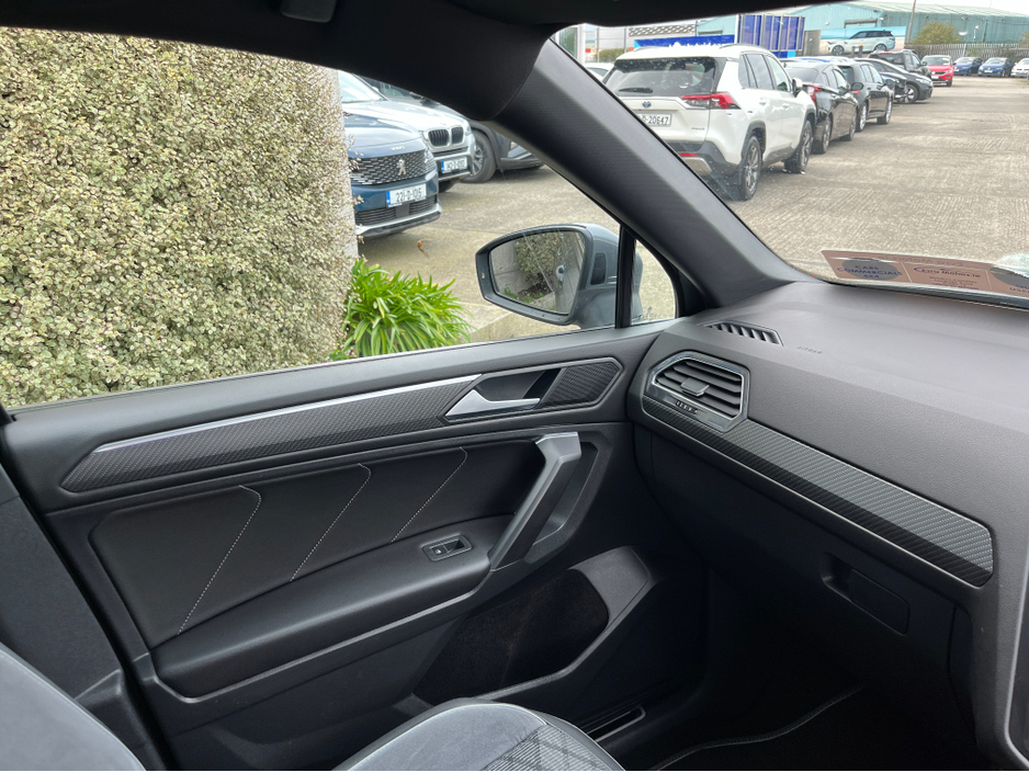 2023 Volkswagen Tiguan - image 15