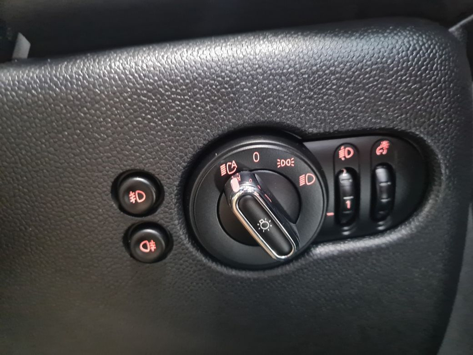 2019 MINI Cooper - image 17