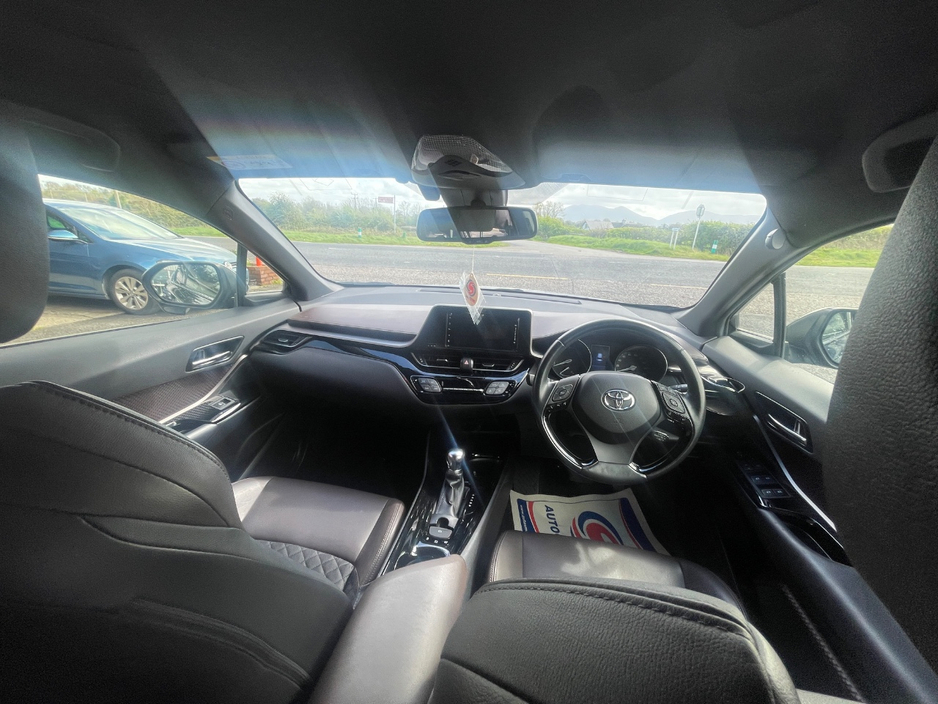 2018 Toyota C-HR - image 10