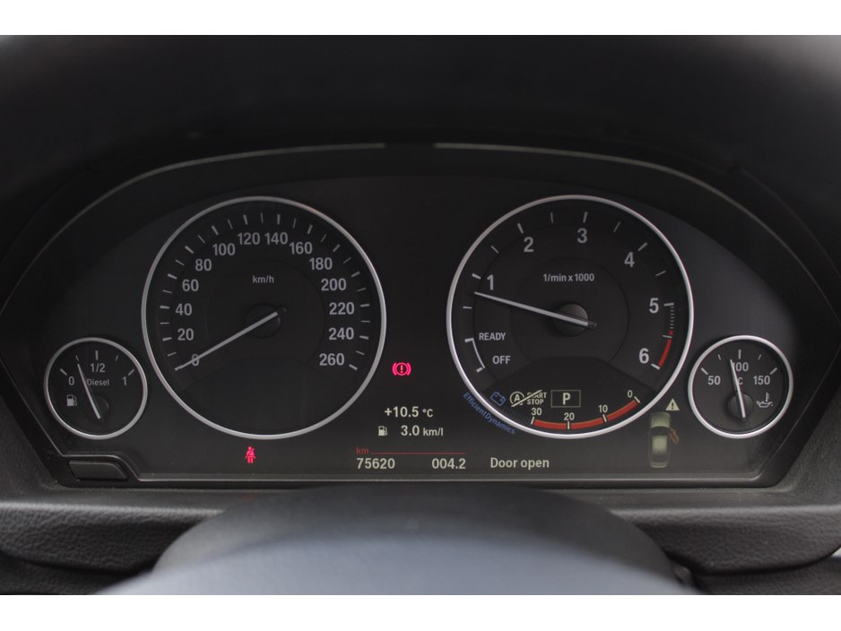 2018 BMW 3 Series - image 12