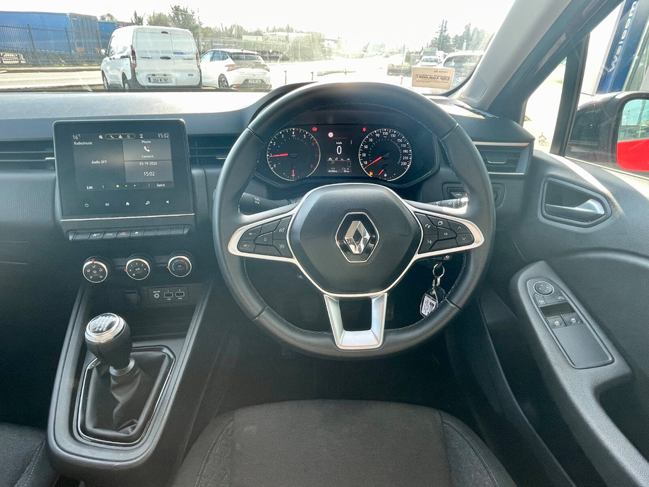 2023 Renault Clio - image 12
