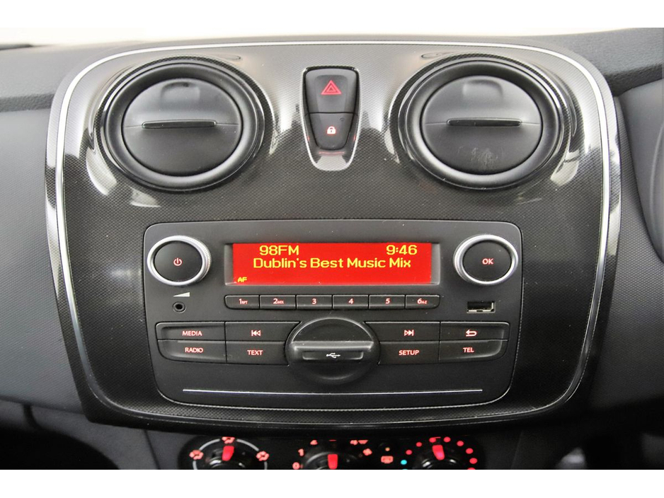 2018 Dacia Sandero - image 19