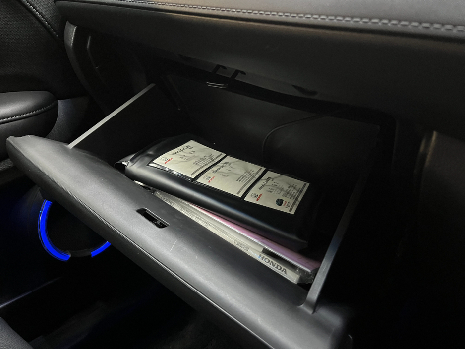 2017 Honda Vezel €17950 2017 HONDA VEZEL Z HYBRID SENSING 1.5 AUTOMATIC / CRUISE CONTROL / REVERSE CAMERA / HEATED SEATS AND MORE €17,950