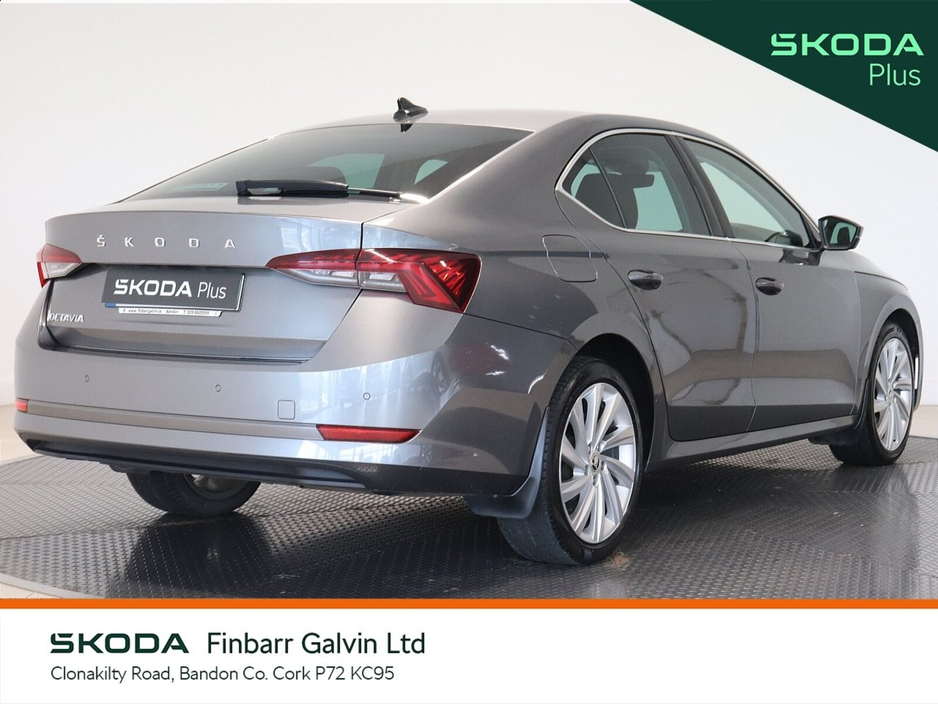 2023 Skoda Octavia - image 3
