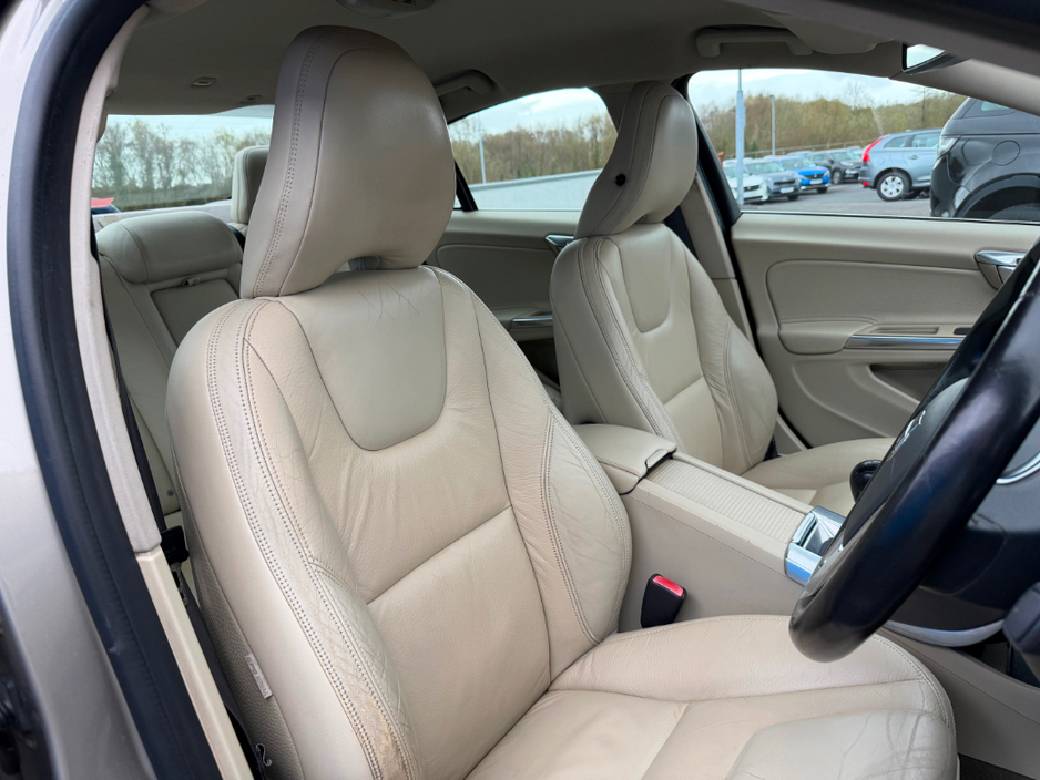 2012 Volvo S60 - image 6