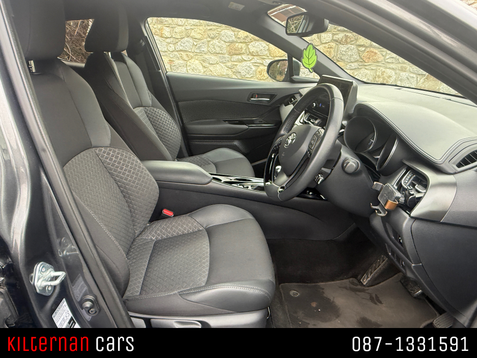 2022 Toyota C-HR - image 7