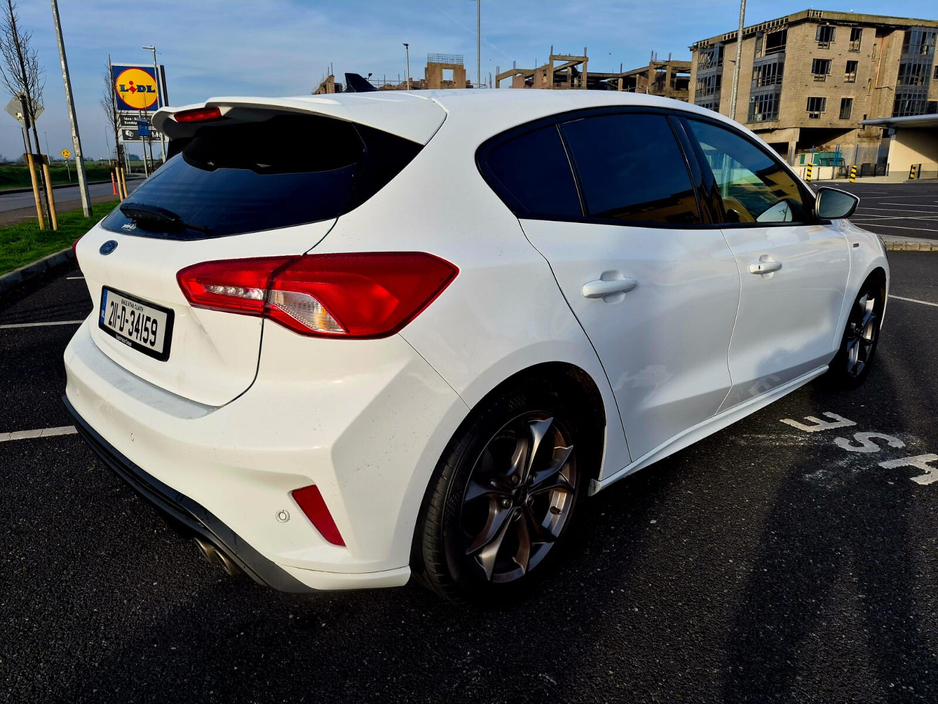 2021 Ford Focus - image 2