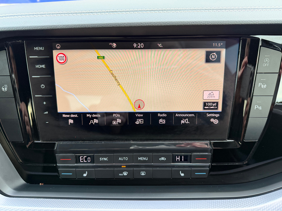 2019 Volkswagen Touareg - image 19