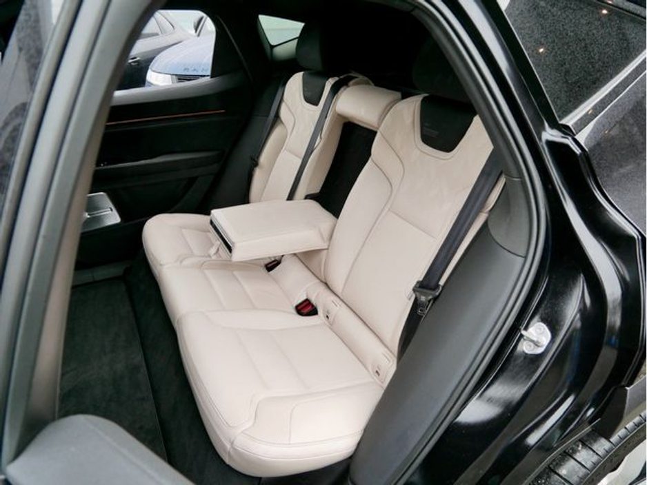 2024 Polestar 3 - image 19