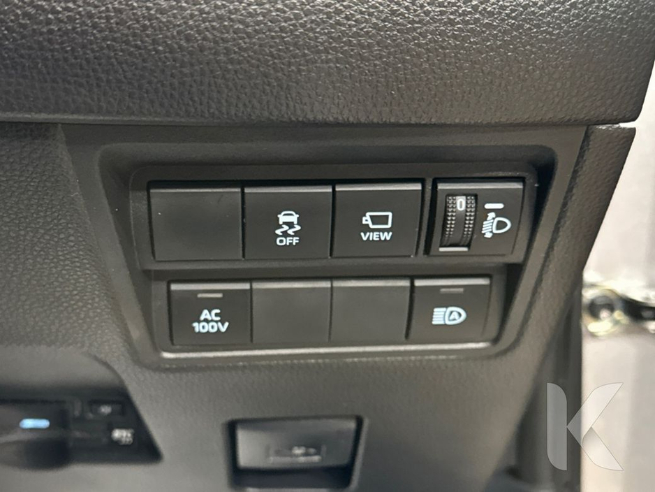 2024 Toyota Yaris - image 23